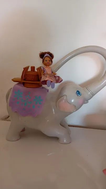 Elefante de Brinquedo com Boneca Barbie