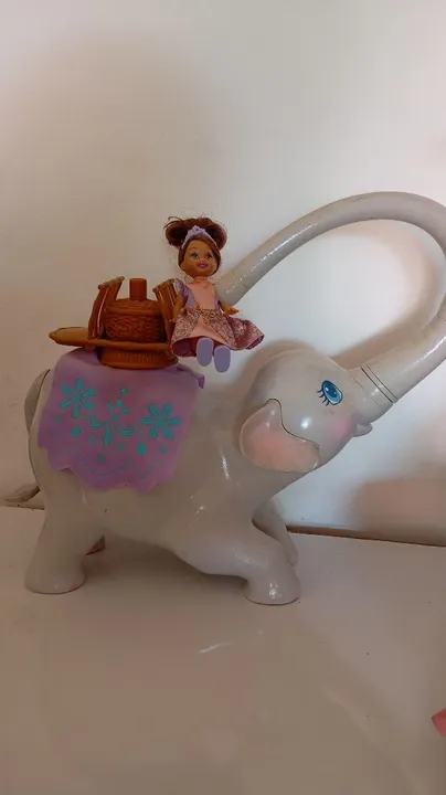 Elefante de Brinquedo com Boneca Barbie