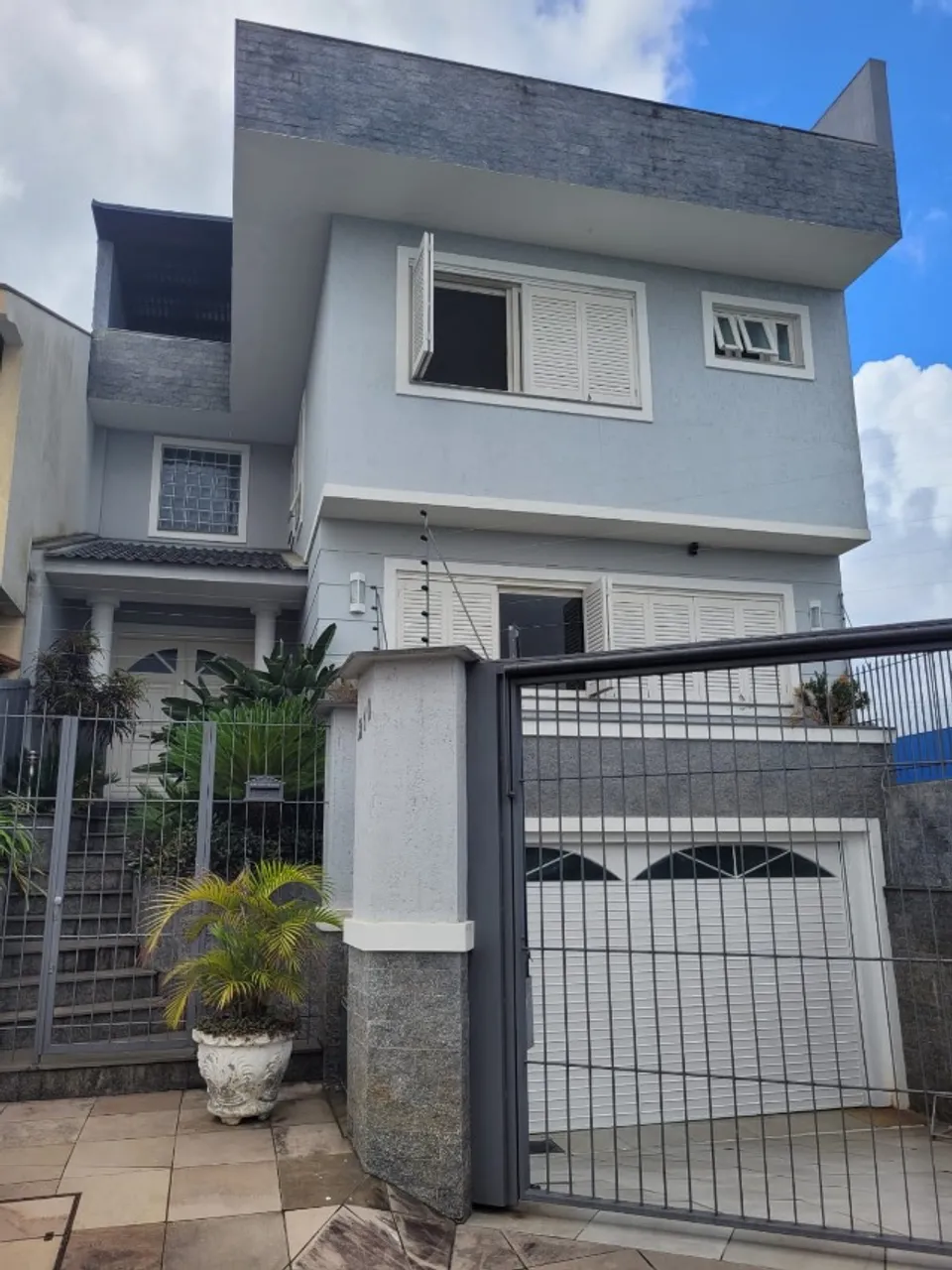 Proprietario vende exc sobrado alto padrão, 3 suítes c/ piscina no Ecoville - 330m²