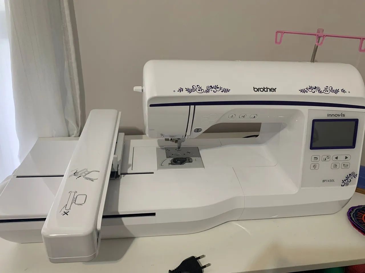 Máquina de bordar brother 1430 nova 