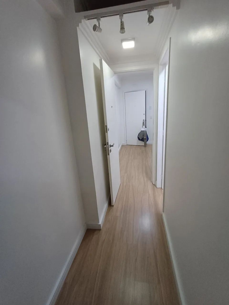 Alugo sala comercial em Copacabana reformada para médicos  - Foto 4