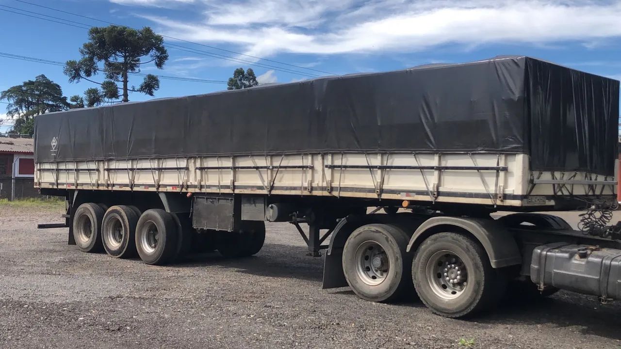 Carreta Random ano 1995 graneleira 