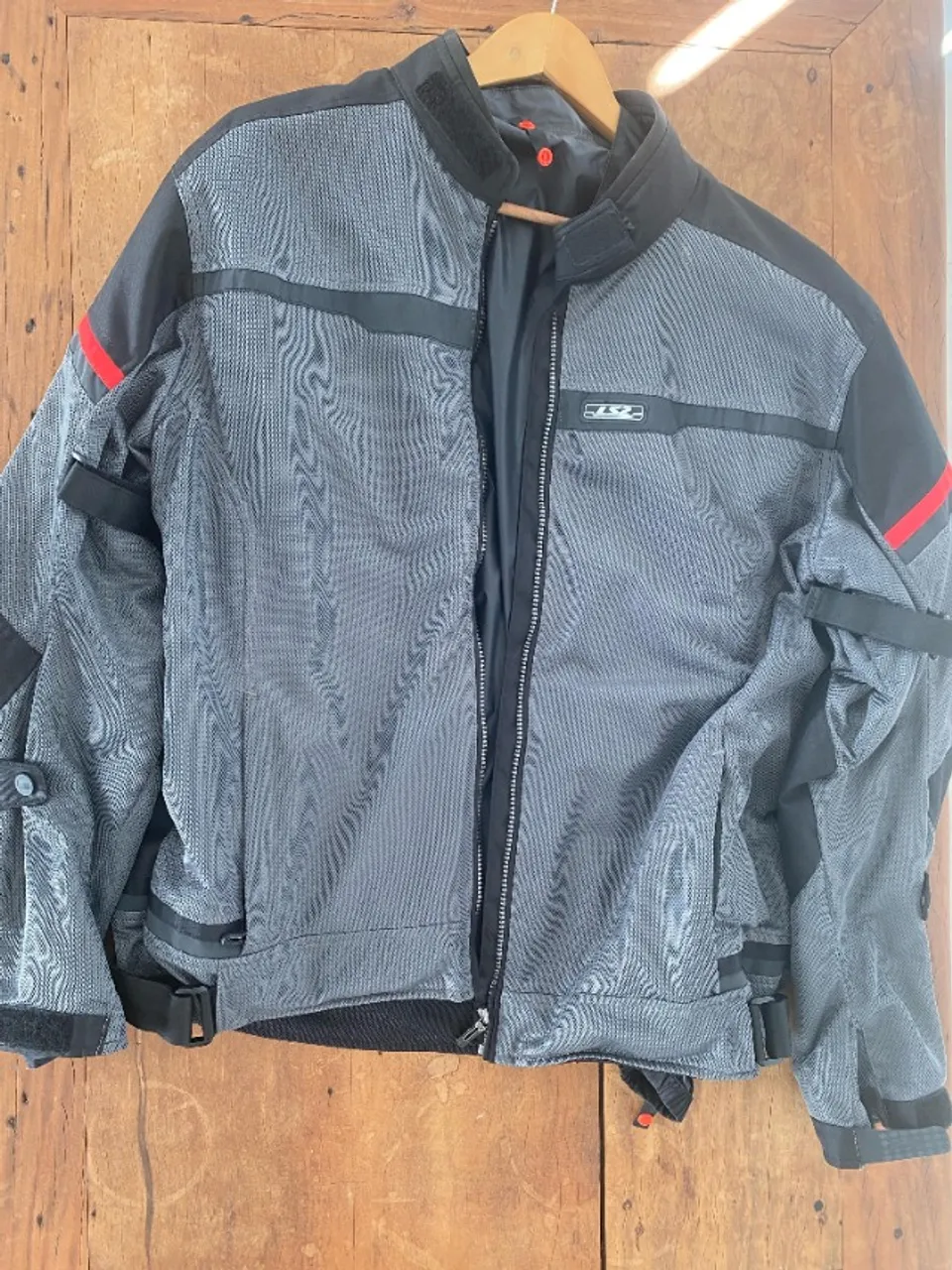 JAQUETA LS2 MASCULINA (R$550,00) E FEMININA (550,00).