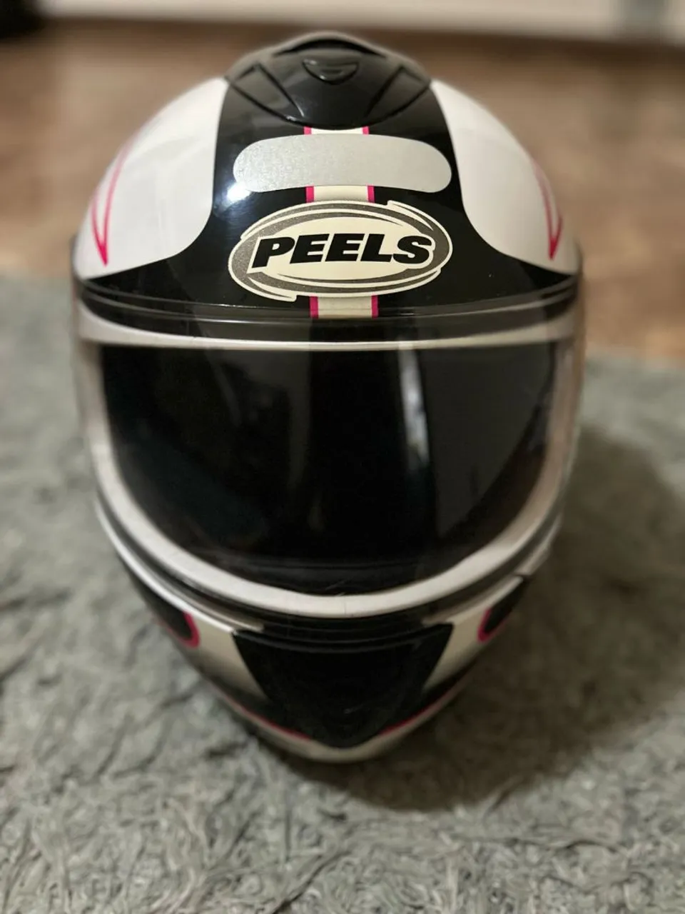 Capacete Peels Branco e Preto