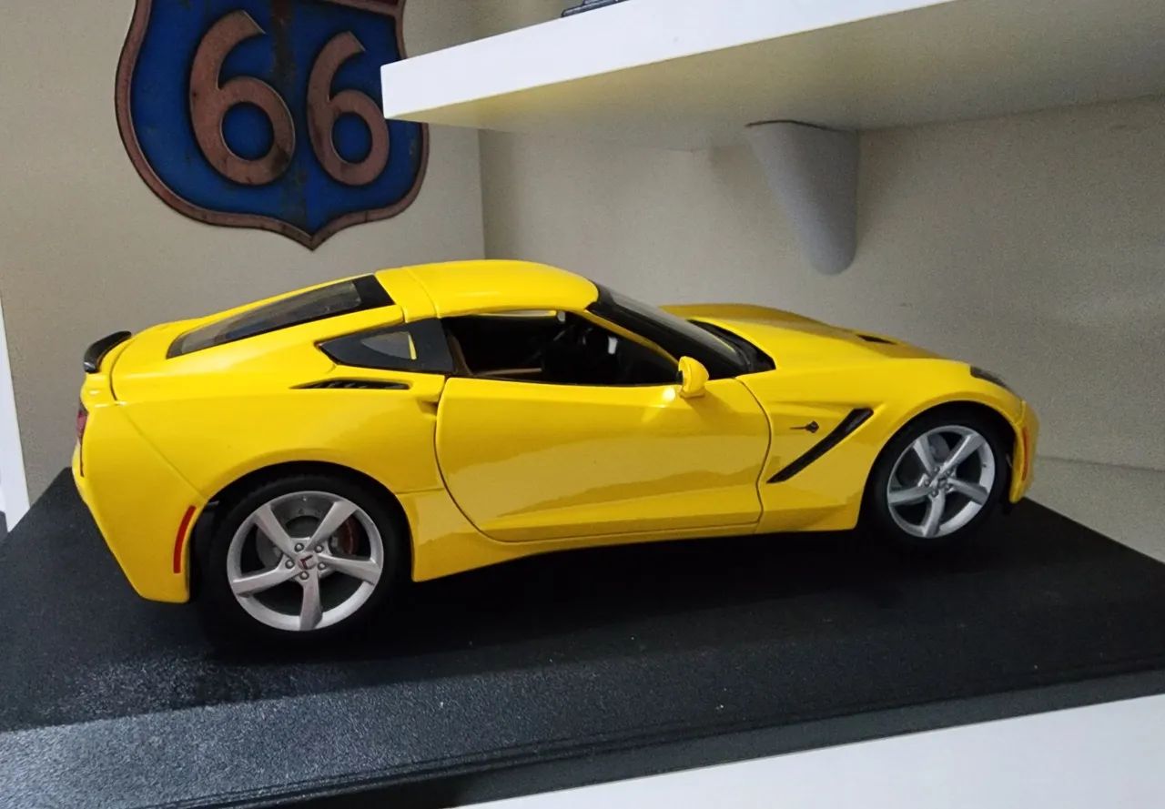 Corvette C7 - Escala 1:18  - Foto 4