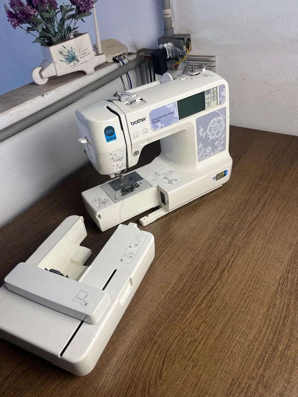 Máquina de Costurar Brother PE-450 + Curso de Matriz + Transformador! - Foto 2