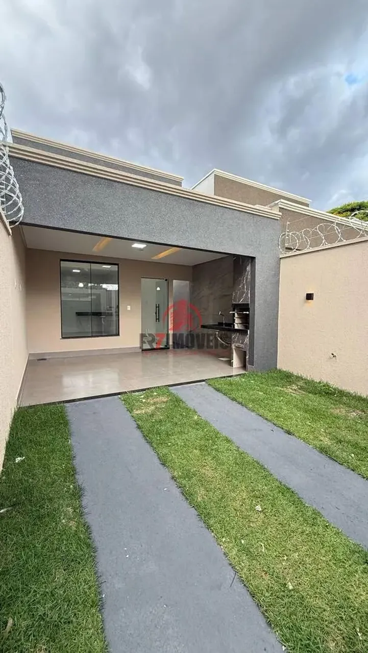 Linda casa! 2 Quartos sendo 1 Suíte - Área Gourmet com Churrasqueira Revestida - Santos Du