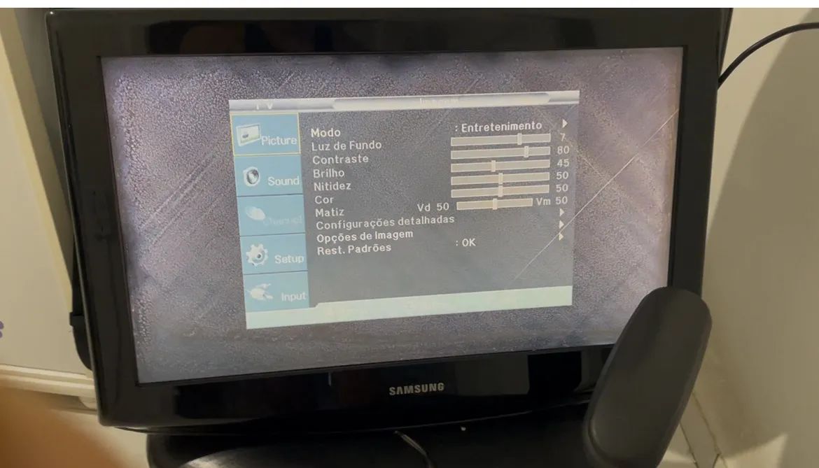 TV Samsung - LCD 26 Polegadas (tela com riscos)