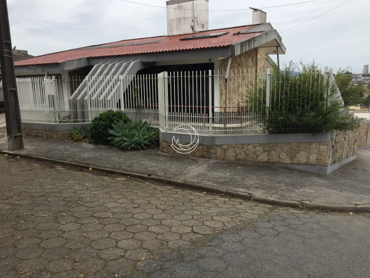 Casa residencial com 5 suítes - Próximo ao DETRAN