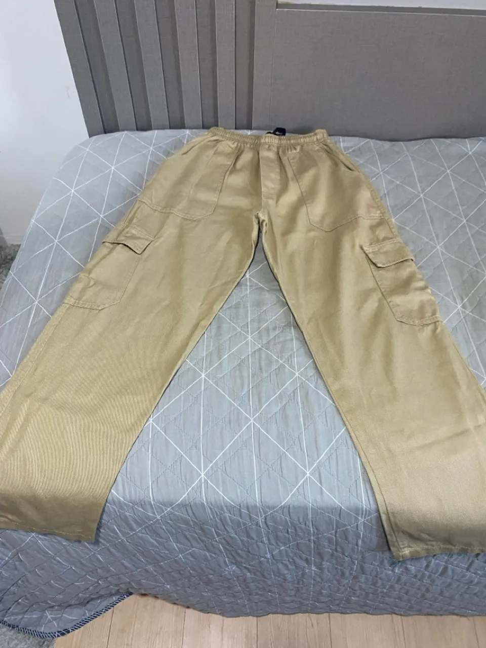 Calça Cargo Bege
