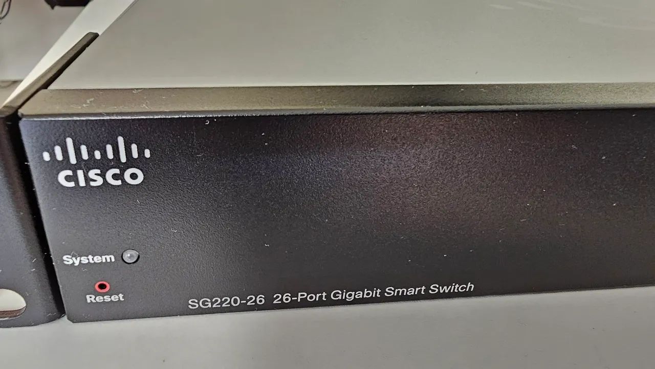 Switch de Rede Gigabit 24 Portas Cisco  Sg220-26 - Foto 2