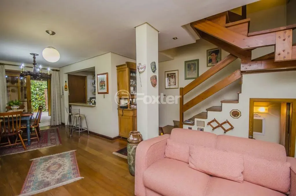 Vendo Excelente casa em condomínio 3 quartos suíte 2 garagens 194m² no Bairro Vila Assunç