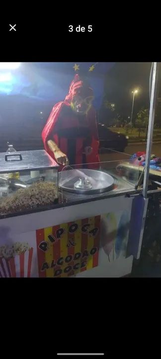 Carrinho de algodão doce e pipoca completo mais 2 fantasias