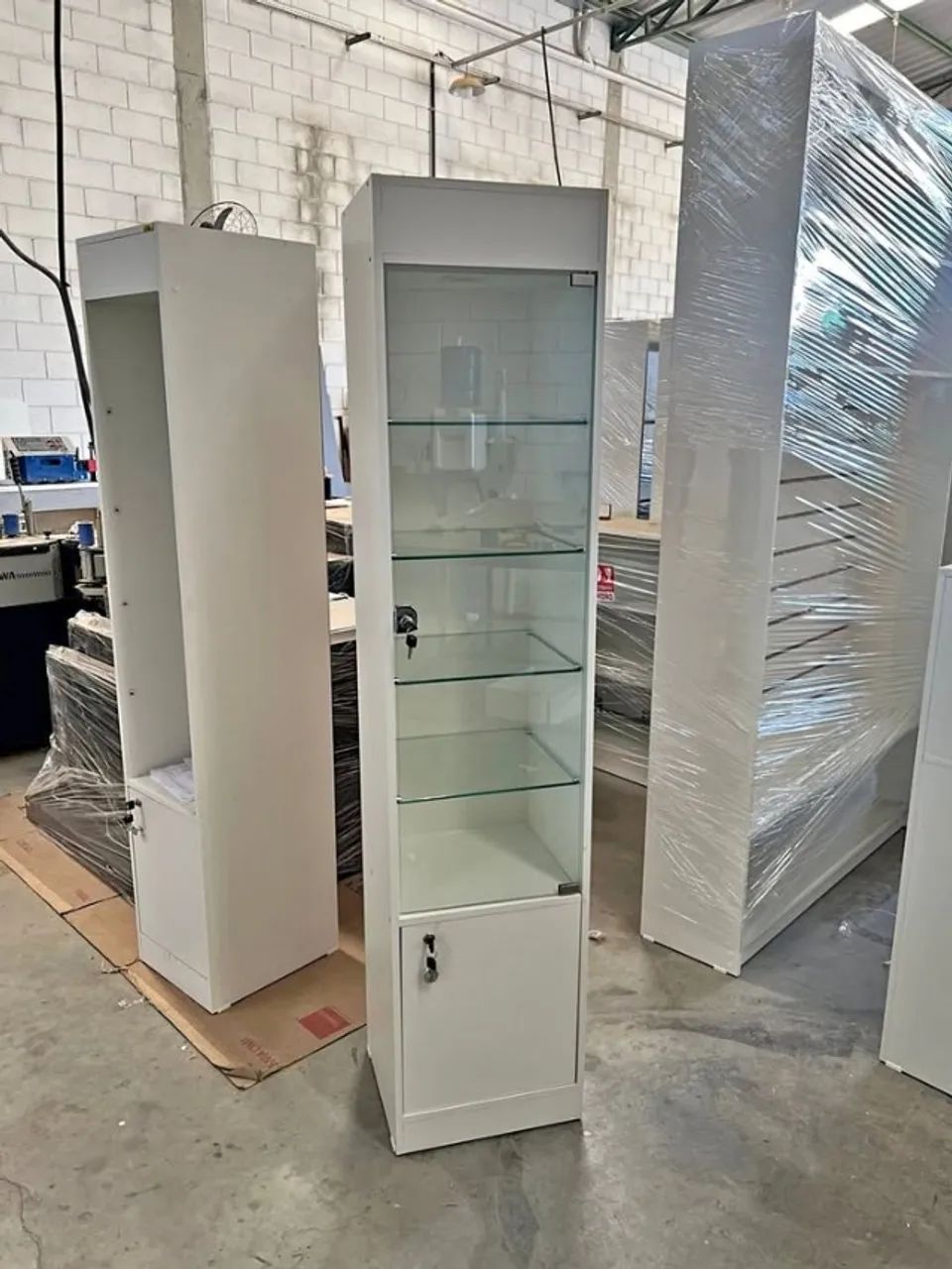 Vitrine com tranca - MDF -Catalogo completo 