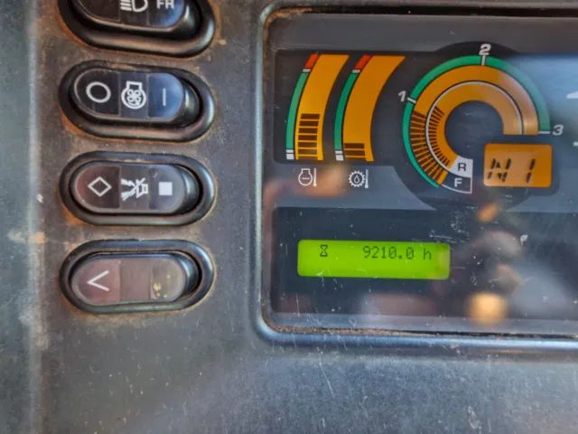 Trator de Esteira Komatsu D51EX ano 2018 com 9.200 horas  motor cummins 6cc - Foto 5