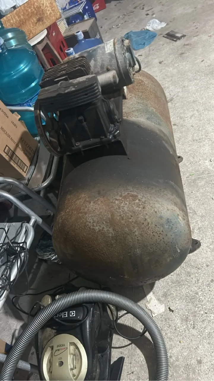 Compressor trifásico