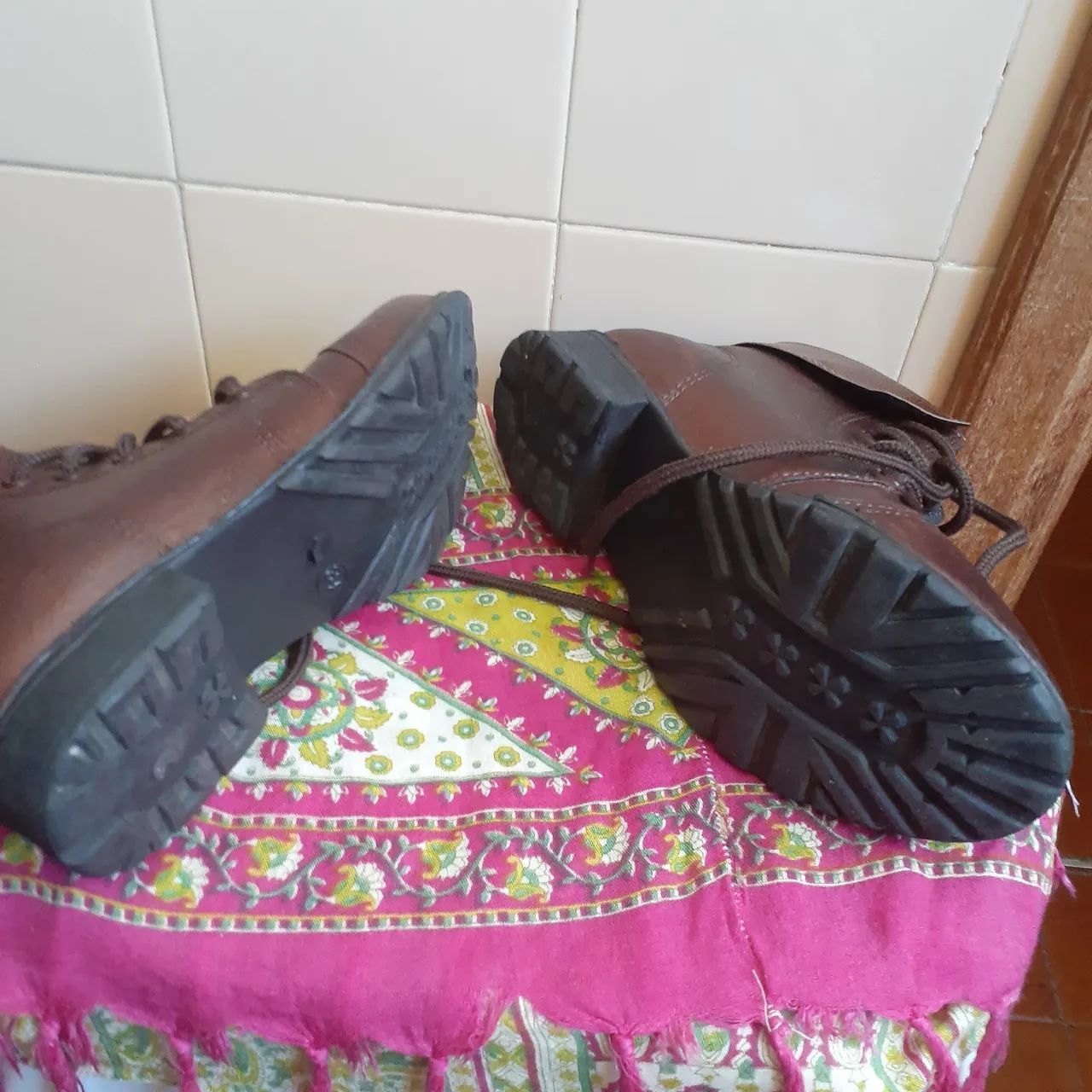 Bota de couro marrom Stylus - Foto 3