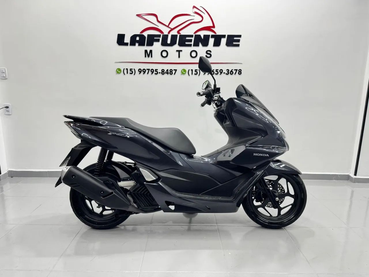 HONDA - PCX 160 2024 com 5 mil km 