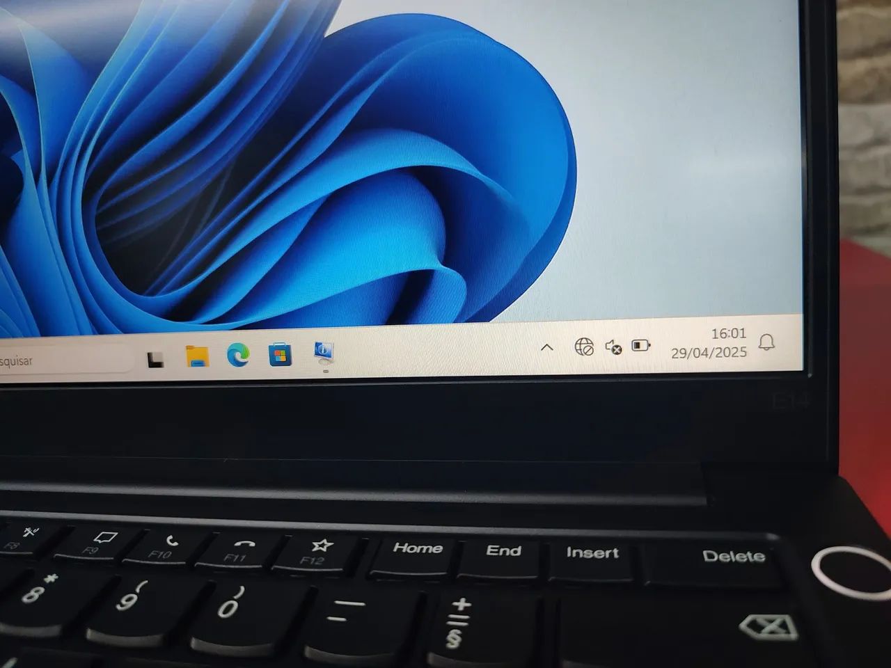 Notebook Lenovo ThinkPad E14 G4 com Intel Core i5 décima segunda  - Foto 3