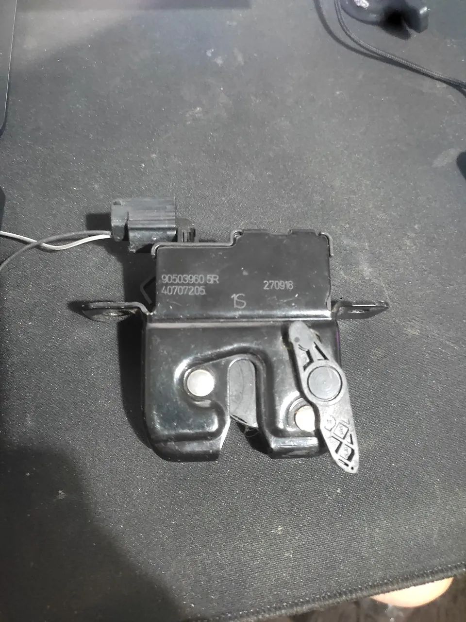 Fechadura Tampa Traseira Sandero 2014 a 2019