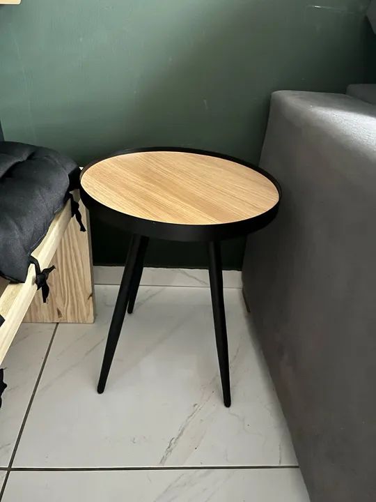 Mesa lateral muito nova