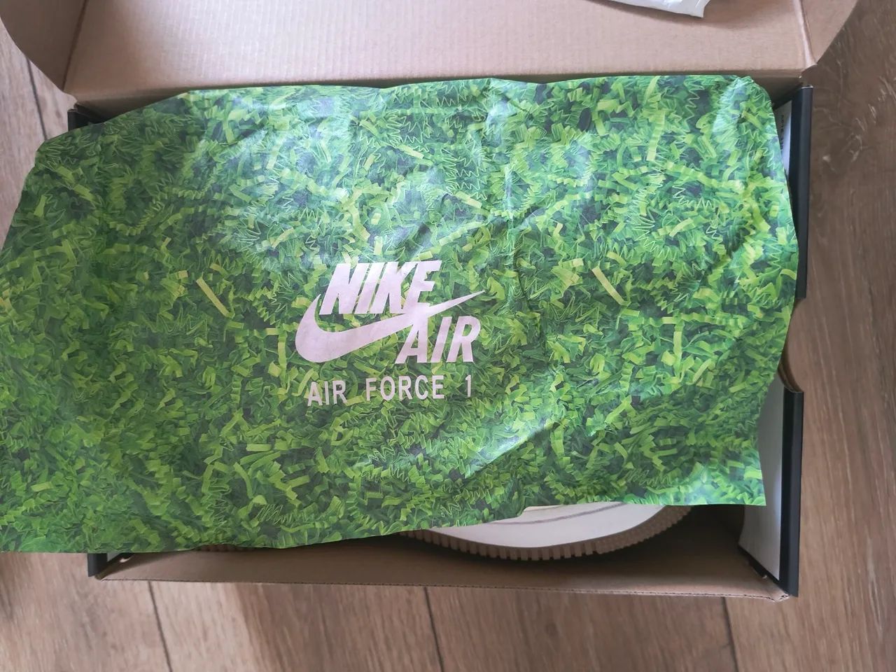 Tênis Nike Air force Low Retro Easter Basket 42 - Foto 3