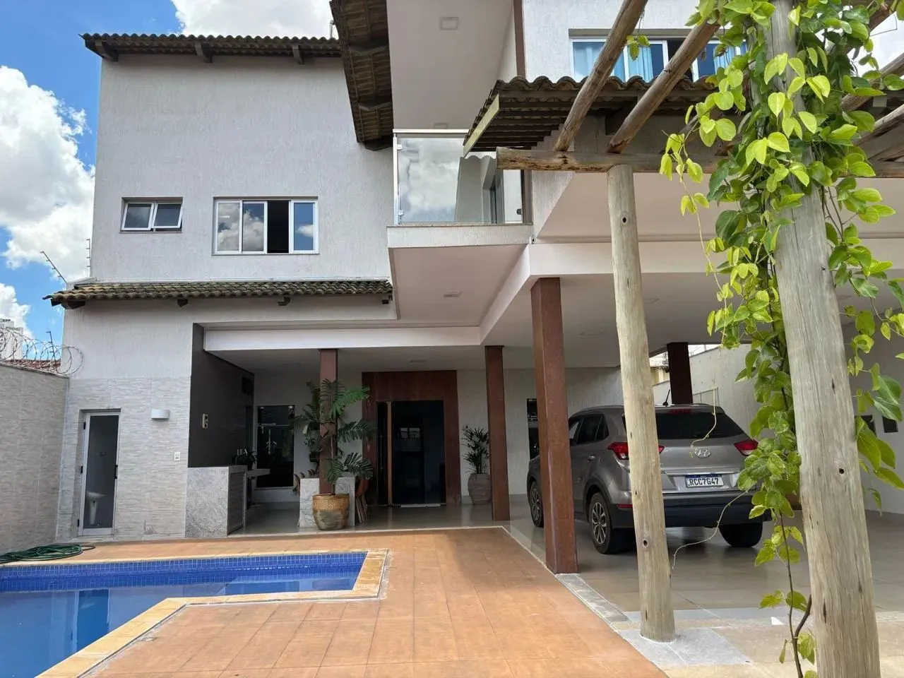 Imóvel para venda tem 352 metros quadrados com 4 quartos em Setor Coimbra - Goiânia - GO
