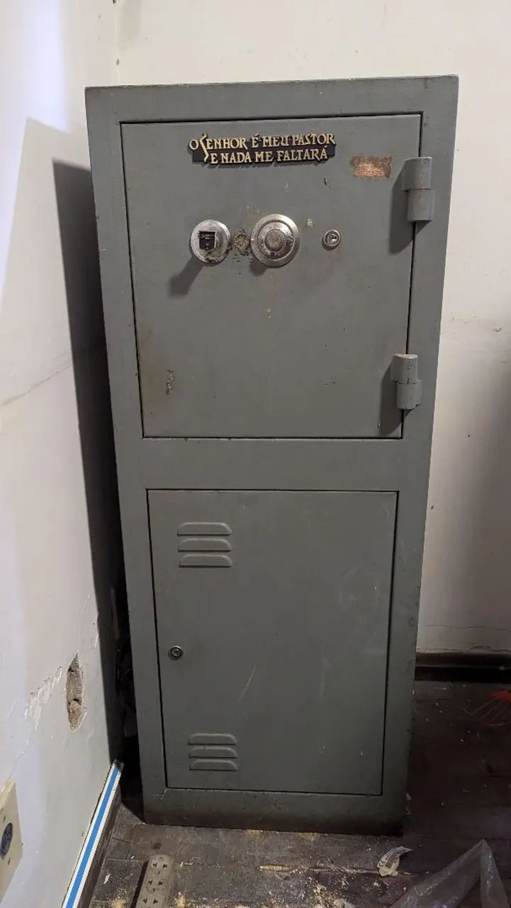 Cofre de ferro com duas portas - Foto 2