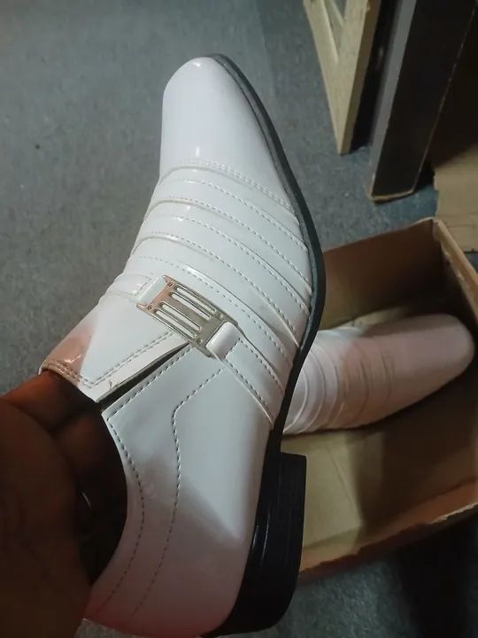 Sapato social novo na caixa branco número 42 zap *04 - Foto 2