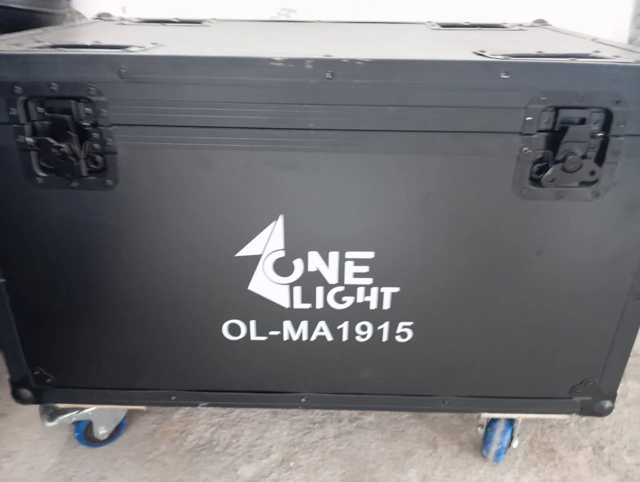 MAC AURA 4 UNITS IN CASE64595543993603123