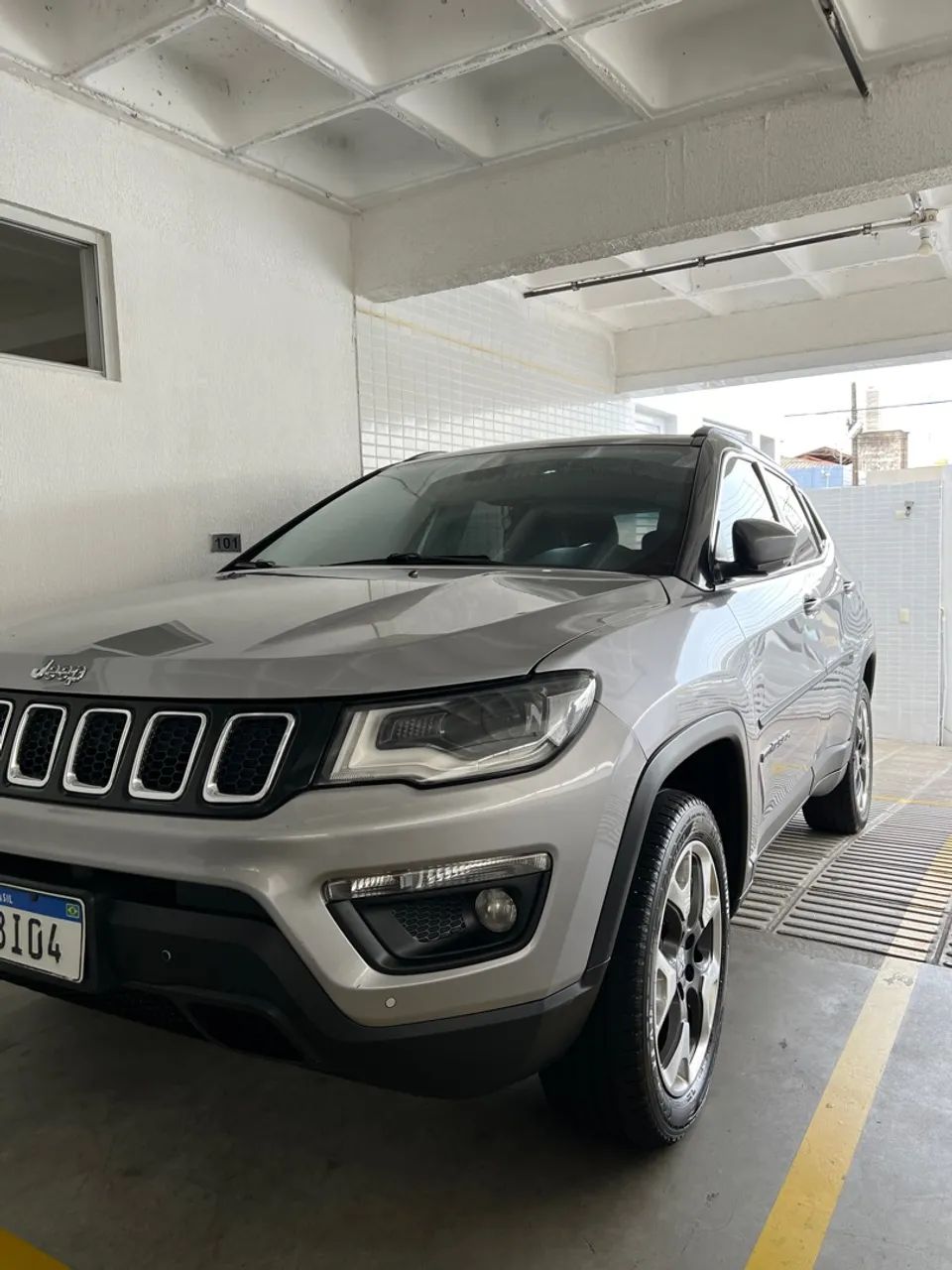 Jeep Compas Diesel 4x4 em excelente estado de conservação. 