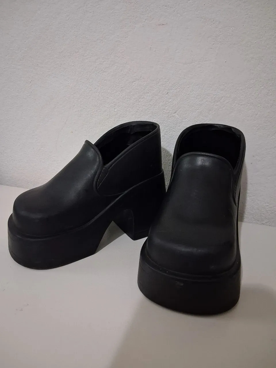 Sapatos de plataforma para boneca