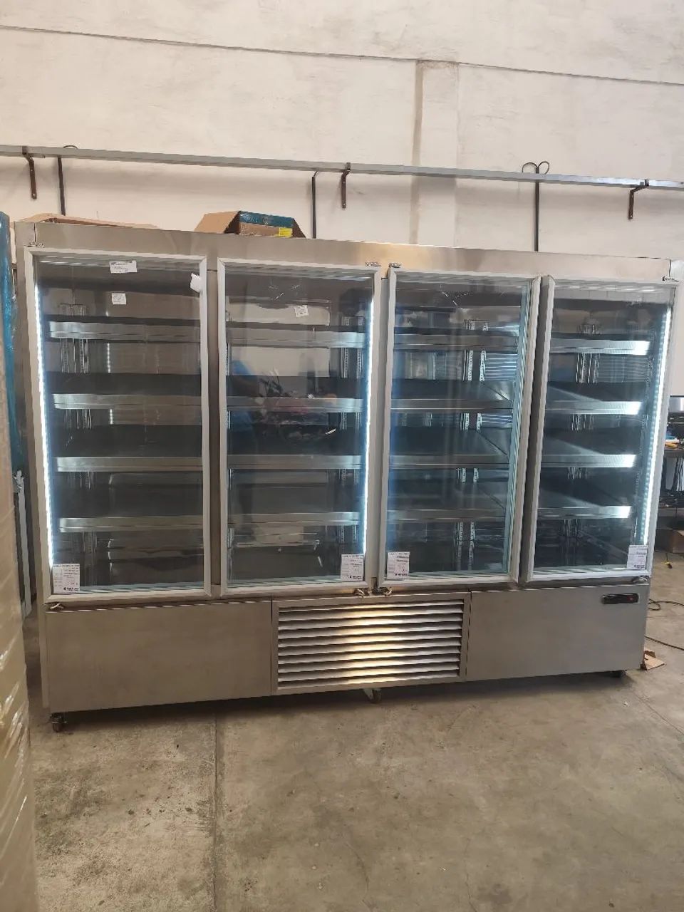 Expositor Refrigerado inox 4 portas linha Premium  - Foto 2