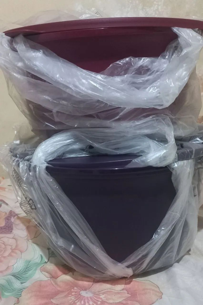 Jogo de Tigelas Tupperware Roxo e Vinho