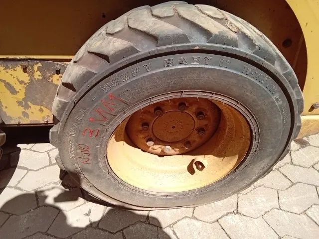 Mini-Carregadeira Caterpillar 226B - 2020 - Foto 4