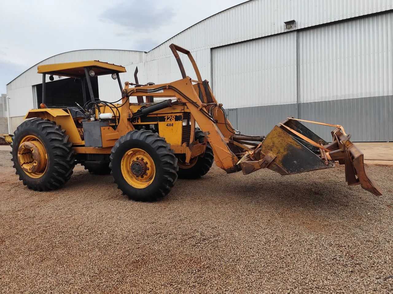 Trator Valmet 128 4x4 