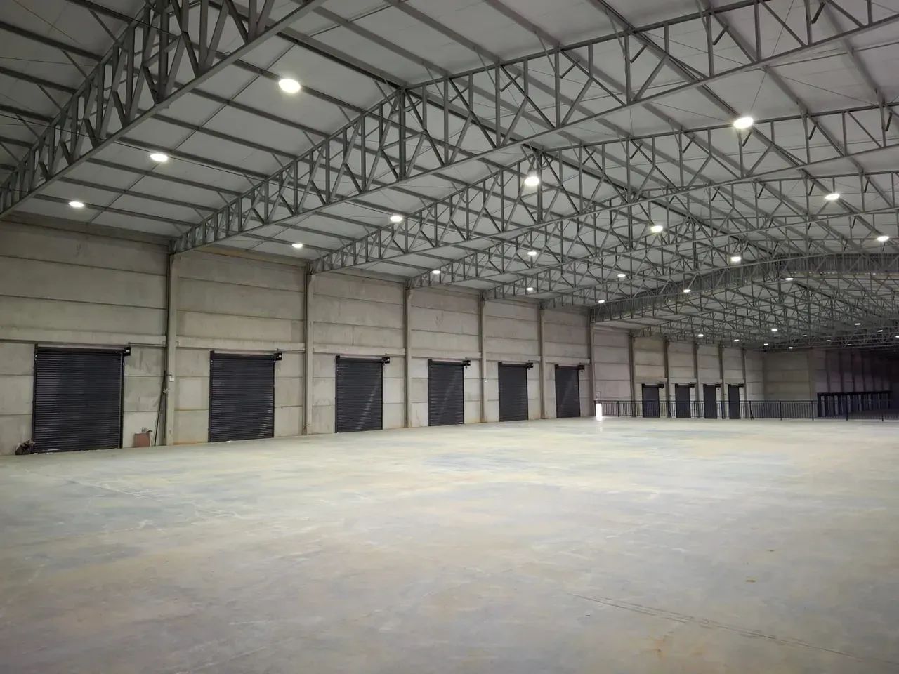 Galpão/Depósito/Armazém para aluguel com 2000 metros quadrados
