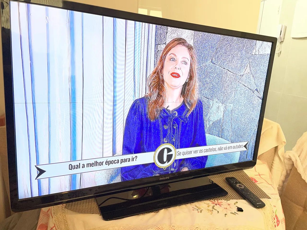 Tv 42 - Philips com aparelho Roku - Foto 2