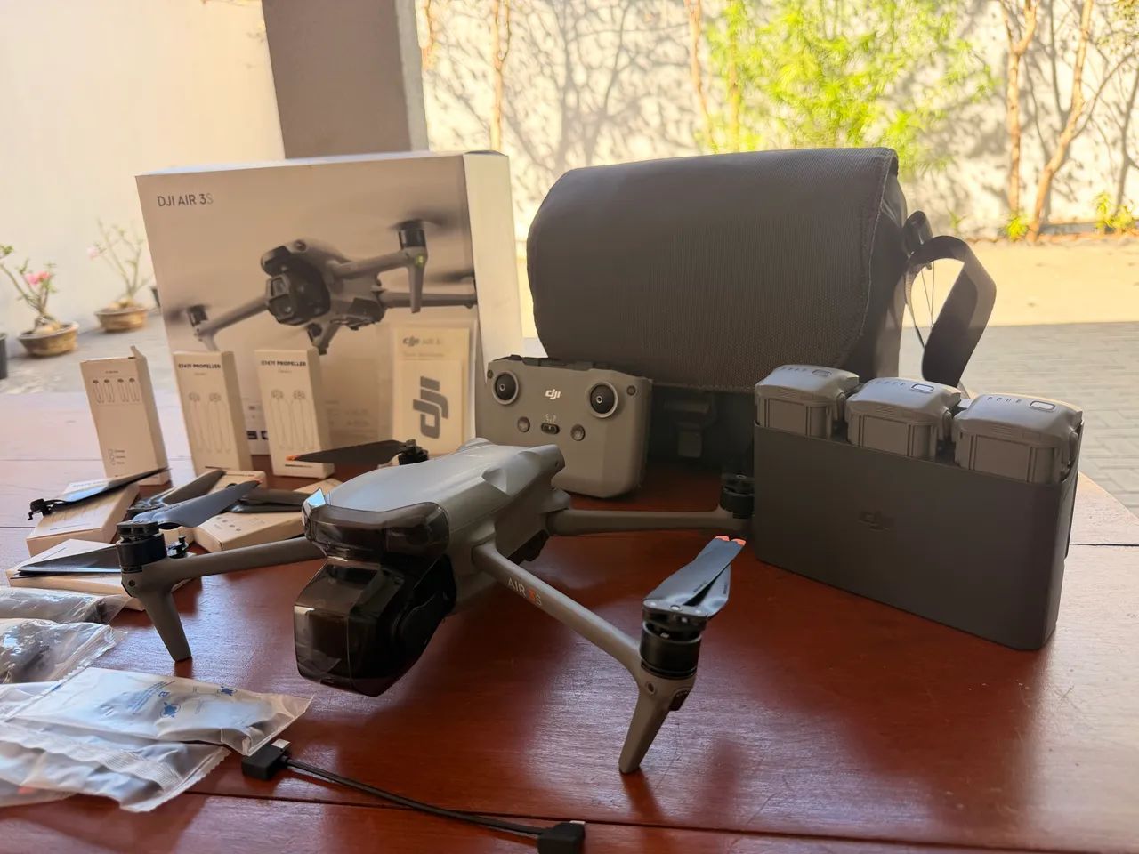 ? VENDO DJI AIR 3S - COMBO COMPLETO - Foto 5