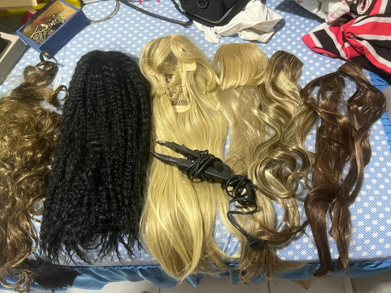Mega hair e perucas 