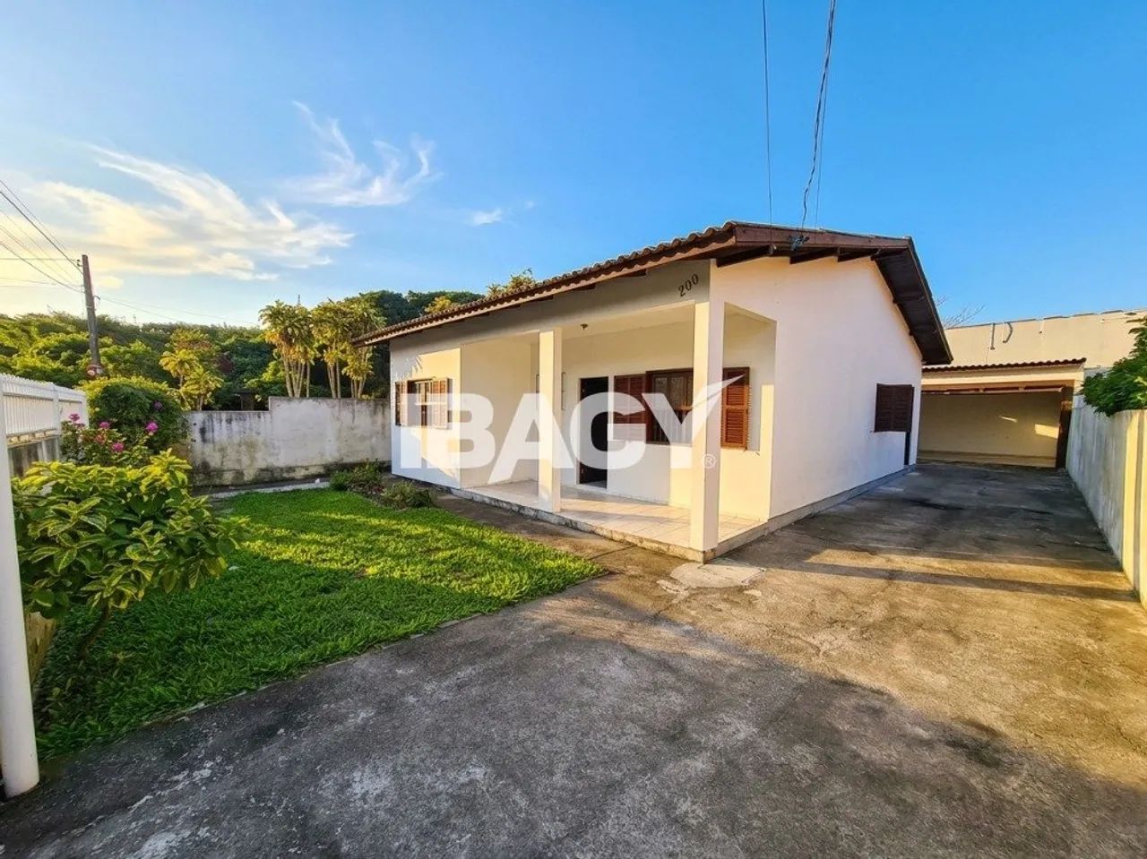 Excelente Casa 4 dormitório(s) em Campeche - Florianópolis