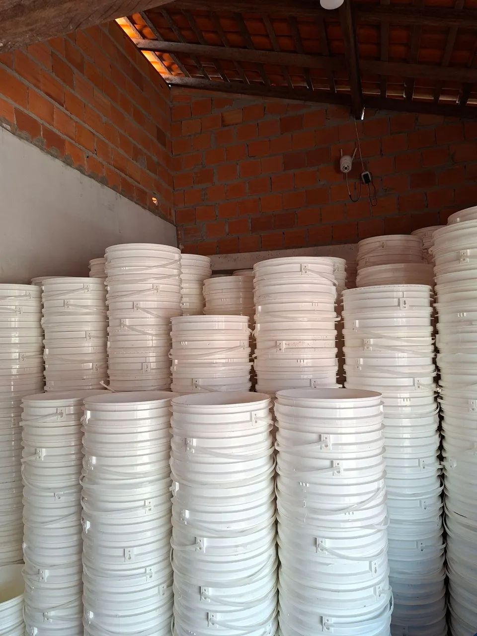 Baldes Vazio branco e cinza 22 litros  - Foto 6