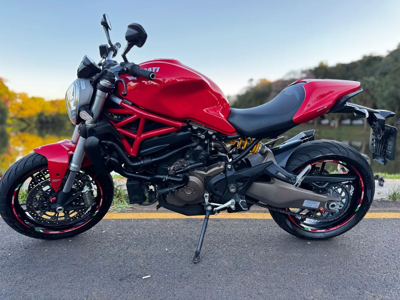 DUCATI MONSTER 821 /2015 IMPECÁVEL 