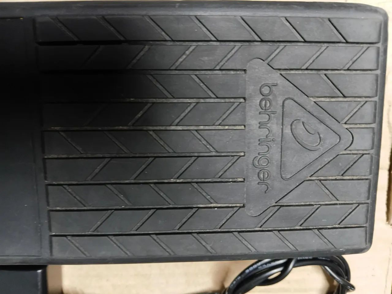 Pedal de Volume Beringher Stereo com fonte - Foto 3
