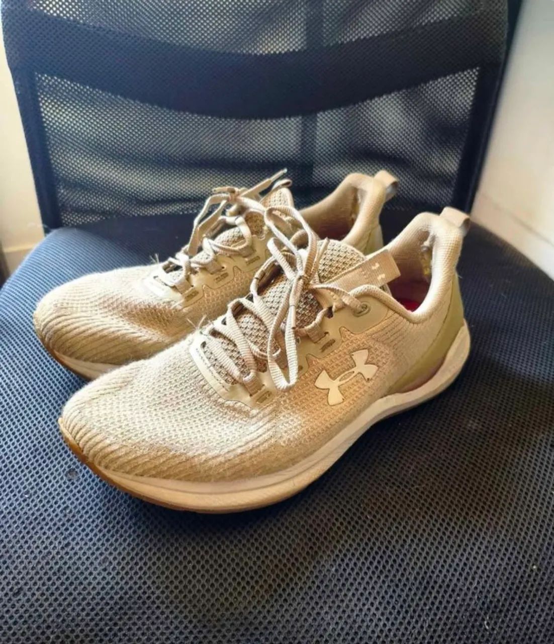 Tenis UNDER ARMOR nr 40 bege - Foto 2