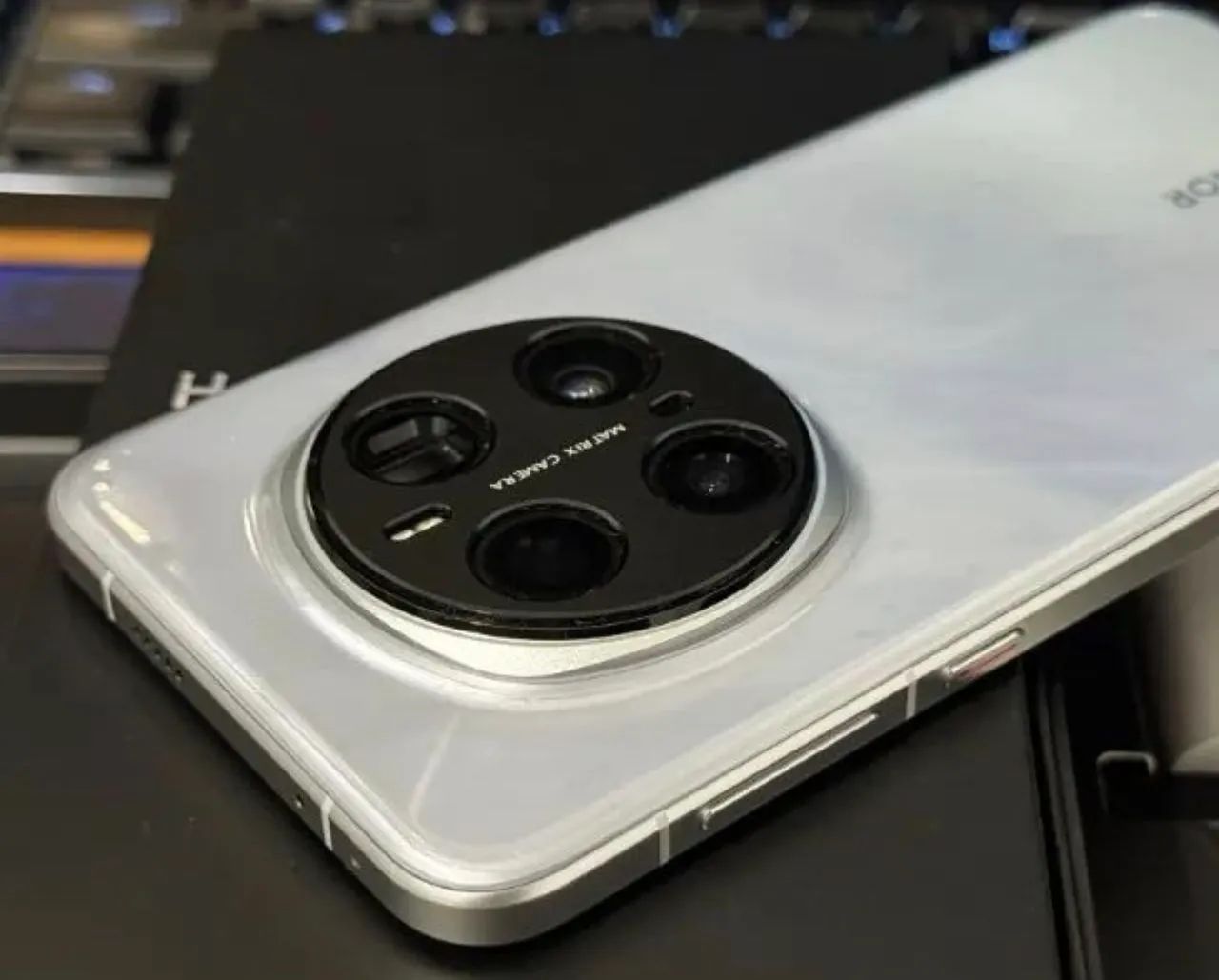 Honor Magic7 Pro, com 16GB de Ram 512GB de Memoria. - Celulares e