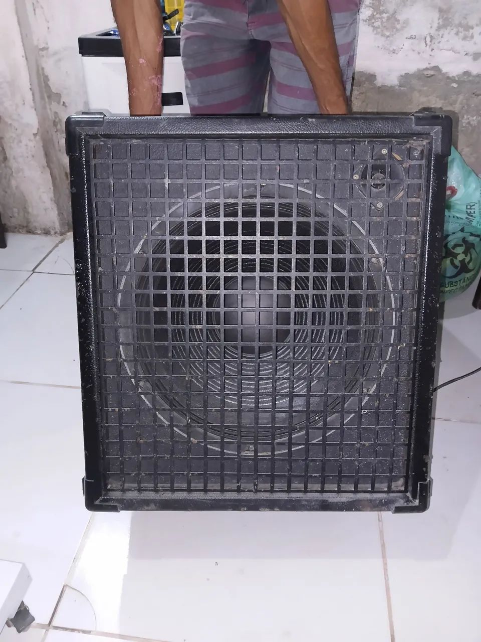 Caixa amplificada para Guitarra 