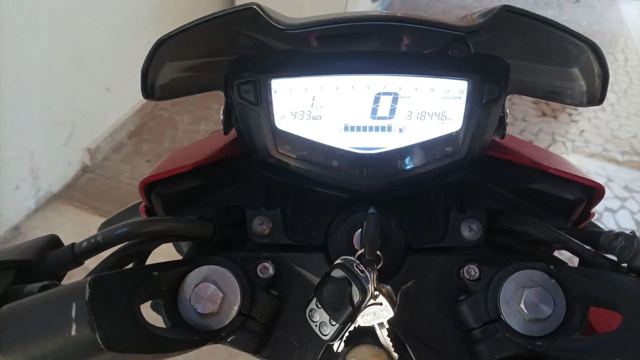 Apache RTR 200  - Foto 4