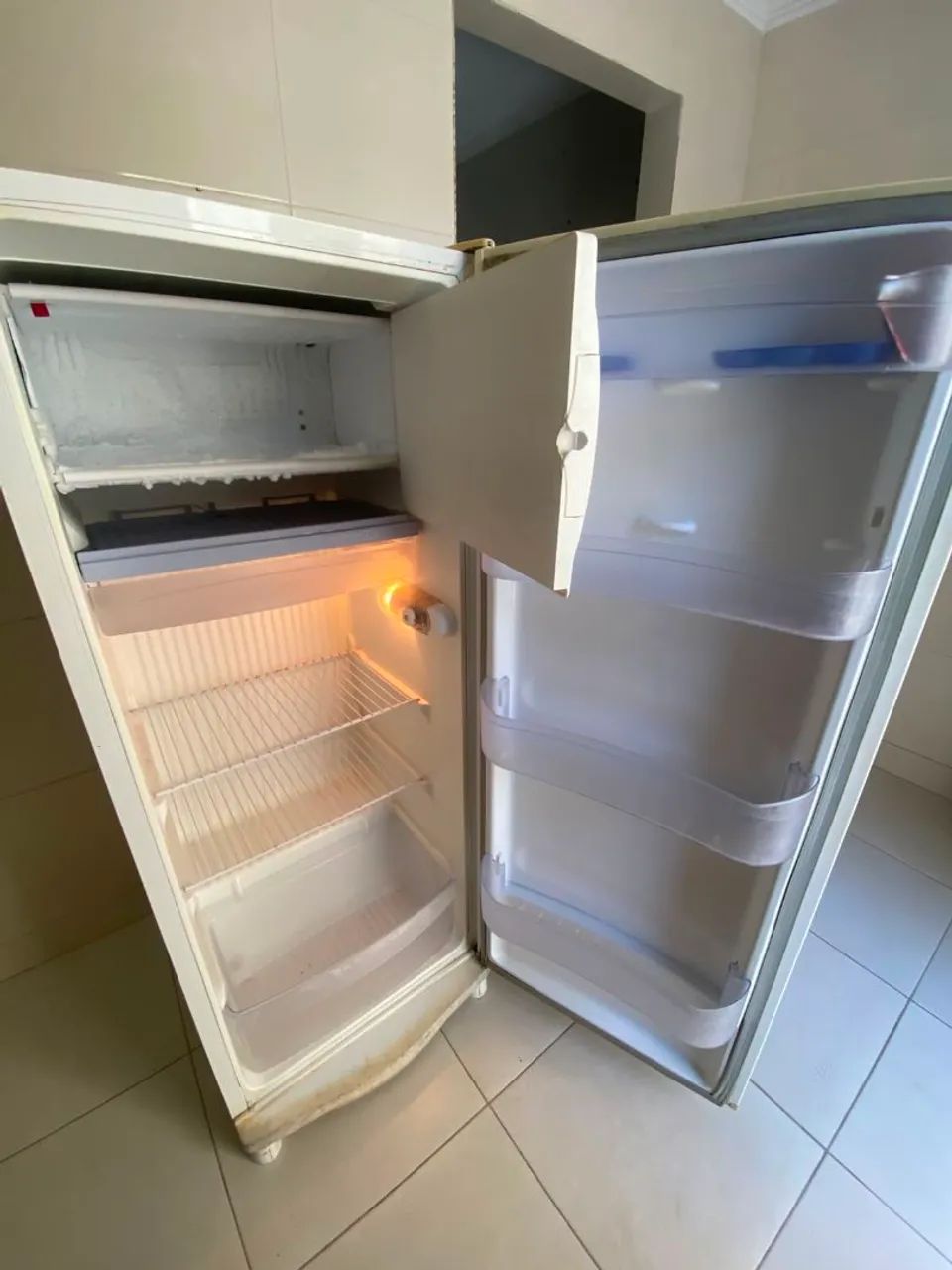 Vendo geladeira  - Foto 4