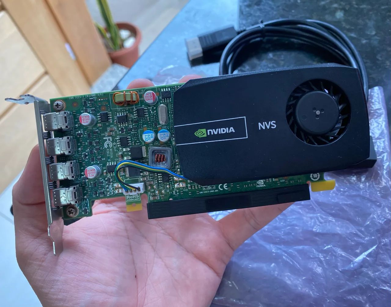 Nvidia Quadros Profissional NVS 510 Low Profile  - Foto 2